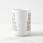 生命はとてもよく臭いがします コーヒーマグカップ (中央)