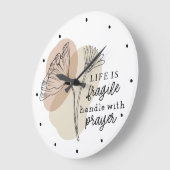 生命はもろい柄で祈りの言葉の花 ラージ壁時計 (傾斜)