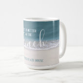 生命はビーチ|の水および砂の写真でよりよいです コーヒーマグカップ (正面右)