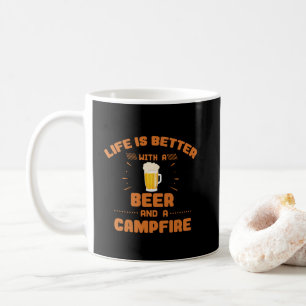 生命はビールおよびキャンプファイヤーの引用文とよりよいです コーヒーマグカップ