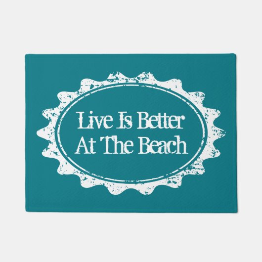 生命は家のためのビーチハウスの玄関マットでよりよいです ドアマット (正面)