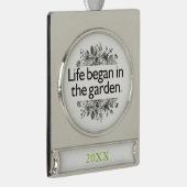 生命は庭で始まりました シルバープレートバナーオーナメント (右)
