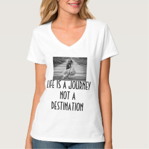 生命は旅行です Tシャツ