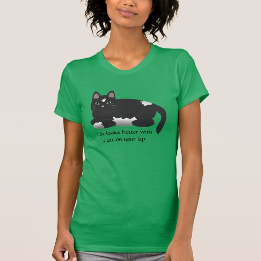 生命は猫のTシャツとよりよく見ます Tシャツ (正面)