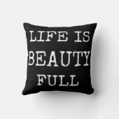 生命は美しいの全黒い単語の枕です クッション (裏面)