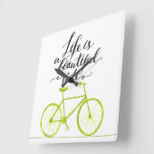 生命は美しい乗車のライムグリーンです スクエア壁時計 (傾斜)