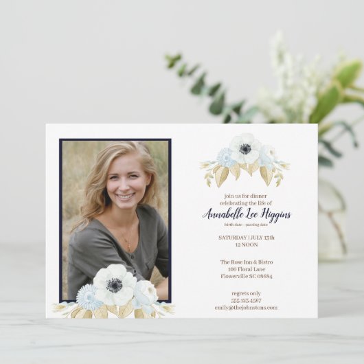 生命葬式のエレガントで青い花のお祝い サンキューカード (スタンド正面)