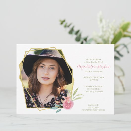 生命葬式のエレガントなピンクの花のお祝い サンキューカード (スタンド正面)