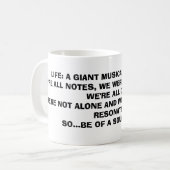 生命: 巨大な音楽的なキーボード; 私達はすべてのノート、…です コーヒーマグカップ (正面左)