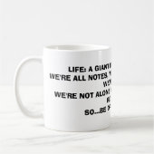 生命: 巨大な音楽的なキーボード; 私達はすべてのノート、…です コーヒーマグカップ (左)