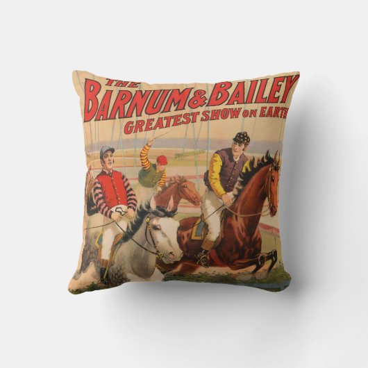 生垣を飛び越える馬のジョッキーのサーカスのポスター クッション (裏面)