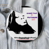 生存を操る母親と女性 缶バッジ (インサイチュ)