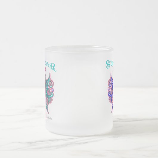 生存者のケルト族の蝶-甲状腺癌 フロストグラスマグカップ (中央)