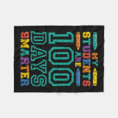 生徒100人の日頭が切れるが学校の生徒 フリースブランケット (正面(横))