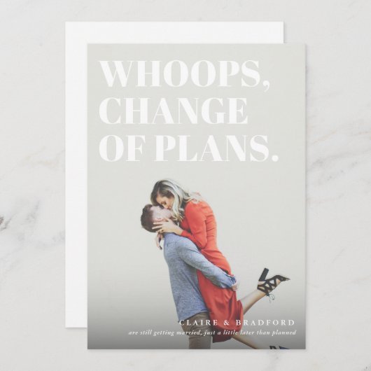 生意気なはっきりしたタイポグラフィの結婚延期 セーブザデート (正面/裏面)