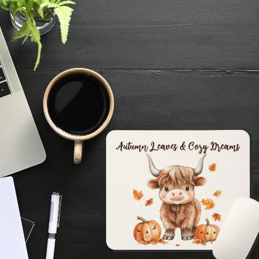 生意気な秋のハイランド牛 マウスパッド
