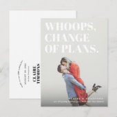 生意気はっきりしたなタイポグラフィ結婚ーの延期 案内ポストカード (正面/裏面)