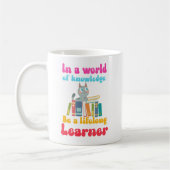 生涯学習する人 コーヒーマグカップ (左)