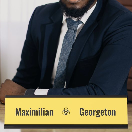 生物学的災害［有害物質］記号 – 黄色い背景の黒 デスクネームプレート