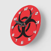 生物学的生物学的災害［有害物質］記号（赤い数字の上に黒） ラウンド壁時計 (傾斜)