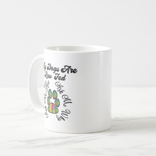 生犬食べ物を与えマグ コーヒーマグカップ (正面左)