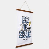 生生まれ活に乗るためにスケートをする 吊り下げ型タペストリー (傾斜あり)