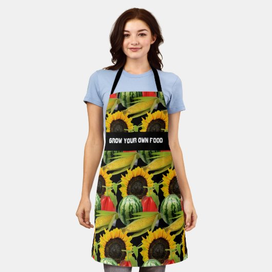 生食用野菜果実ひまわり模様 エプロン (着用した状態)