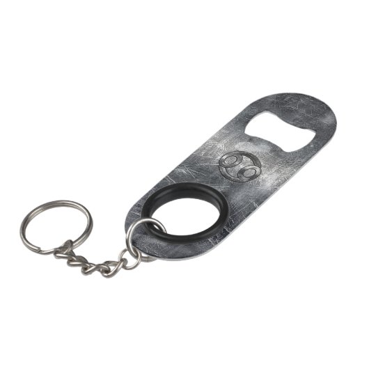 産業〔占星術の〕十二宮図におけるがんスタイル記号 キーホルダー栓抜き (正面アングル)