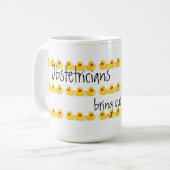 産科医および黄色いゴム製アヒル コーヒーマグカップ (正面左)