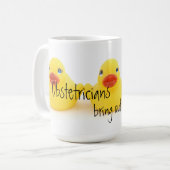 産科医および黄色いゴム製アヒル コーヒーマグカップ (正面左)