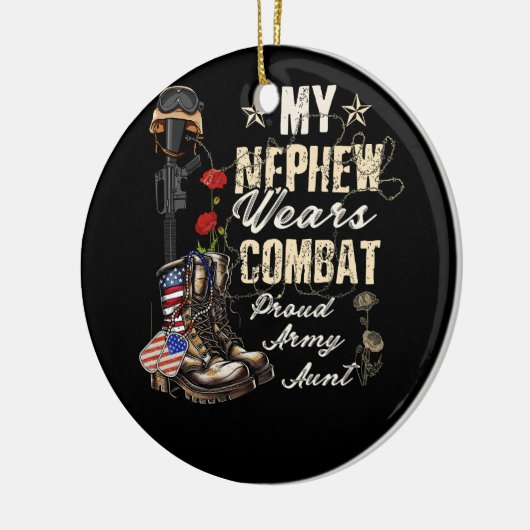 甥は軍靴の軍服を着誇りを持ったている セラミックオーナメント (左)