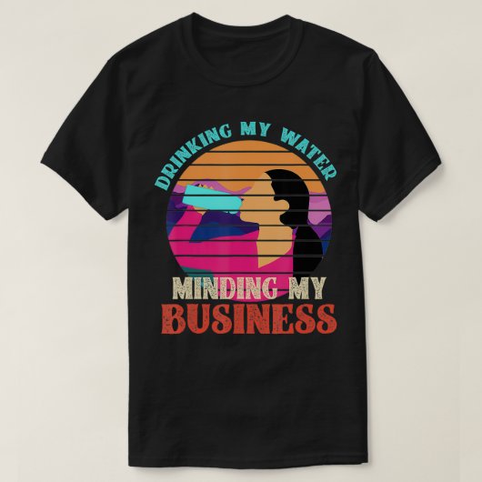 用水を飲む Tシャツ (デザイン正面)