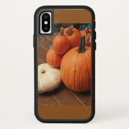 田舎のシーンかぼちゃのオレンジと白ハを閉じる iPhone 13ケース