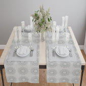 田舎のパタ落ちたーンへの小さな白いフローラ ショートテーブルランナー