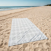 田舎のパタ落ちたーンへの小さな白いフローラ ビーチタオル