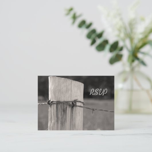 田舎のフェンスポスト国の結婚式RSVPカード エンクロージャーカード (スタンド正面)