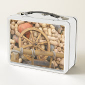 田舎の木製カートのカボチャとホイール メタルランチボックス (裏面)