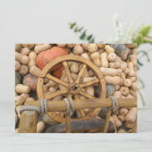 田舎の木製カートのカボチャとホイール 招待状 (スタンド正面)