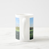 田舎の秋の散歩パーソナライズされた- ボーンチャイナマグカップ (裏面)