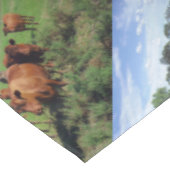 田舎の茶色のウシ飼は テーブルクロス (アングル)