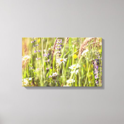 田舎の野生の花の美しい キャンバスプリント (正面)