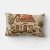 田舎の風景が魅力的な、 rustic cottage 刺繍 ランバークッション (裏面)