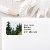 田舎の風景は鳥の夏の岩を松に生える。 ラベル (インサイチュ)