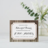 田舎結婚式のリハ素朴ーサルディナー インビテーションポストカード (スタンド正面)