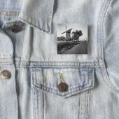 田舎道および伝統的な風車 缶バッジ (インサイチュ)