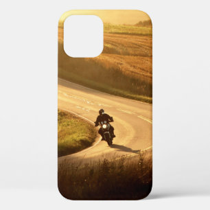 田舎道のバイク秋の夕べ。 iPhone 12ケース