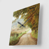 田舎道の秋 スクエア壁時計 (傾斜)