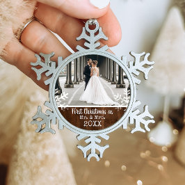 田舎風の初めてのクリスマス 結婚 スノーフレークピューターオーナメント