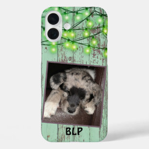 田舎風の緑の木のカスタムスクエアフォトパピー iPhone 16 PLUSケース