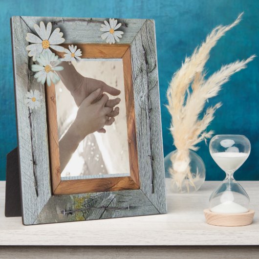 田舎風の青い納屋のウッドデイジーのカントリーウェディング フォトプラーク (側面)